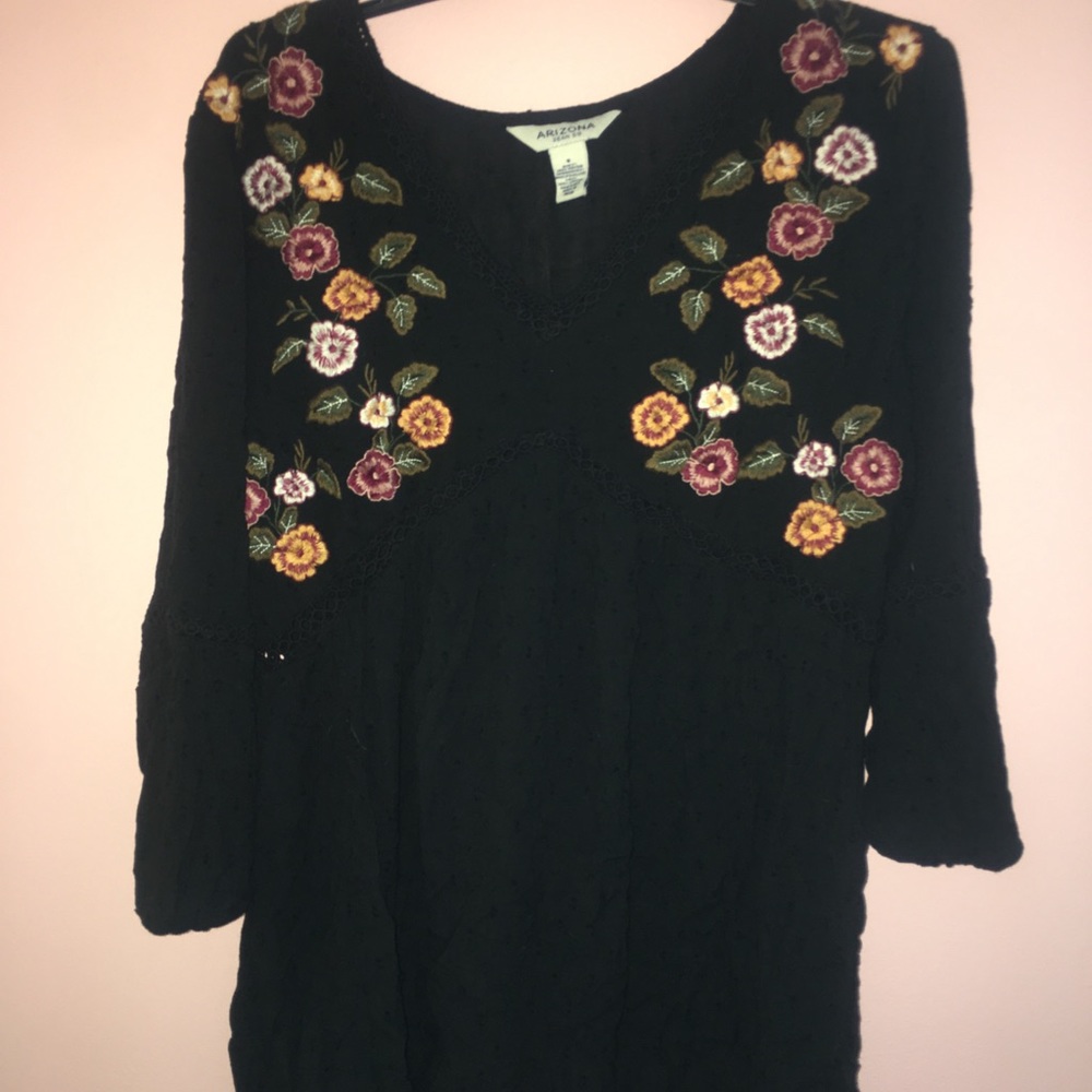 super cute shirt (black with a cute flower design)
